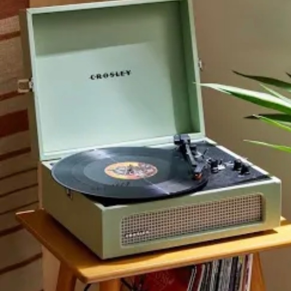 Crosley Voyager Bluetooth Record Player - Picture 3 of 3